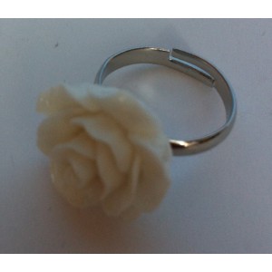 Ring verstelbaar met creme/beige roos